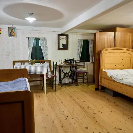 Traditional Slovenian Kozjanska Domacija 1817 Unesco Mab Dobje pri Planini